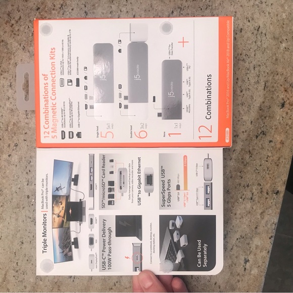 J5 Create USB-c docking hub with adapters - Picture 13 of 14